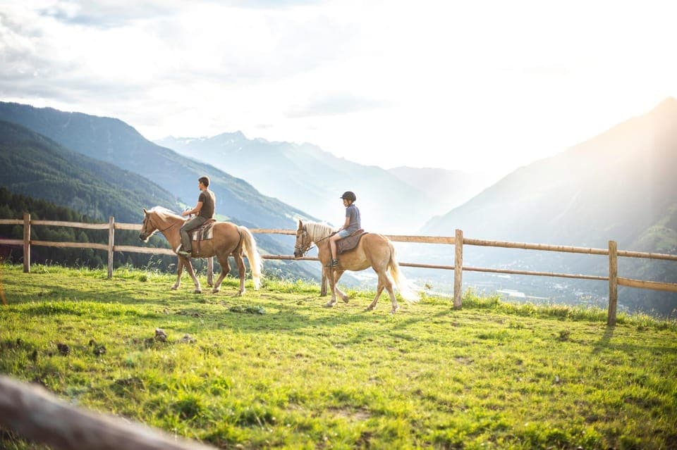 Horse-riding, Mountain view