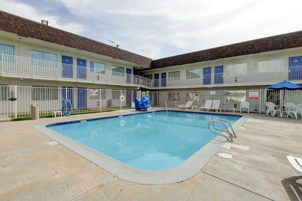 Day, On site, Pool view, Swimming pool, Time of day