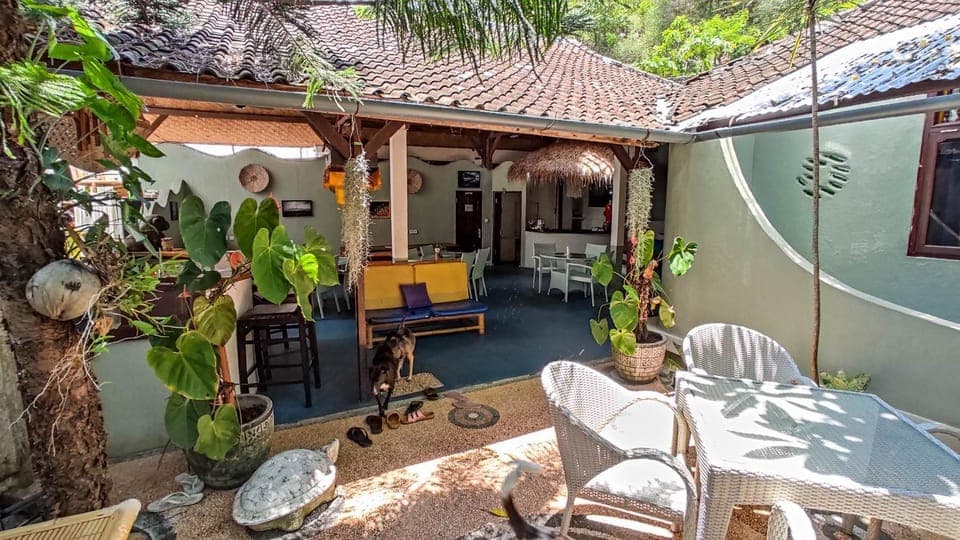 Property building, Patio, Seating area, Dining area, Garden view