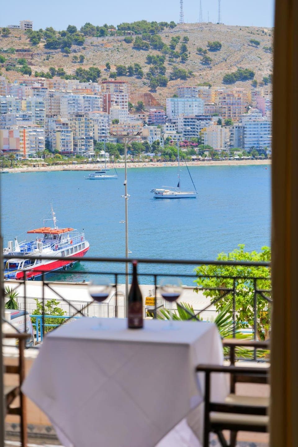 Balcony/Terrace, Lake view, River view, Sea view, Drinks, Alcoholic drinks