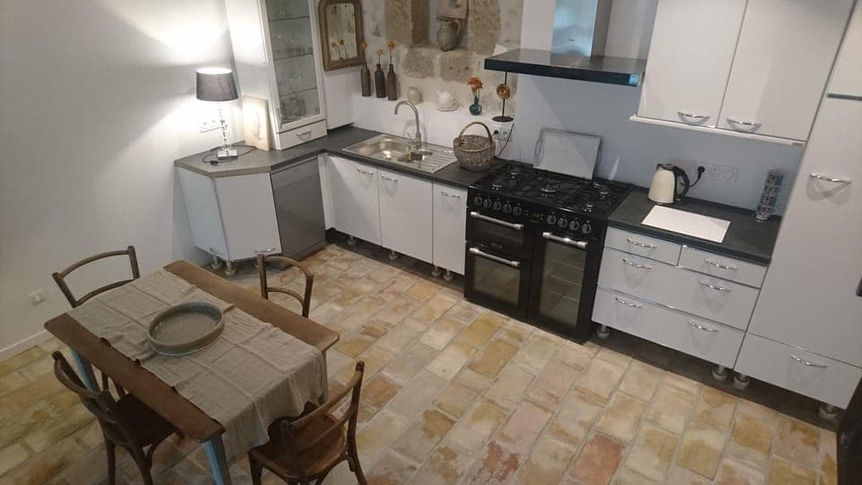 Coffee/tea facilities, Dining area