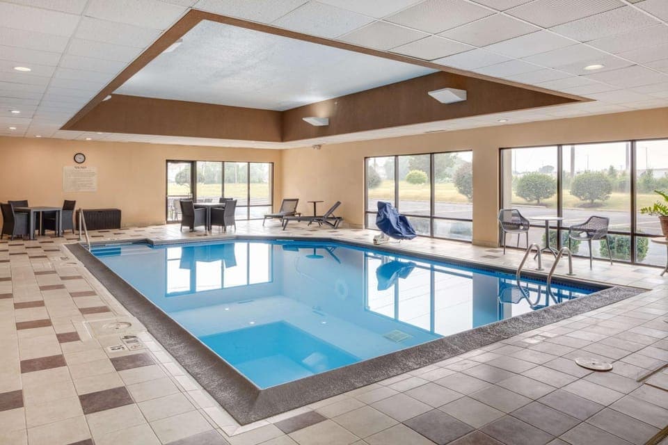 Pool view, Swimming pool