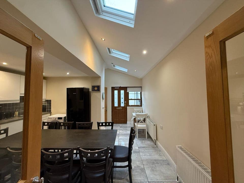 Kitchen or kitchenette, Living room, Photo of the whole room, Seating area, Dining area
