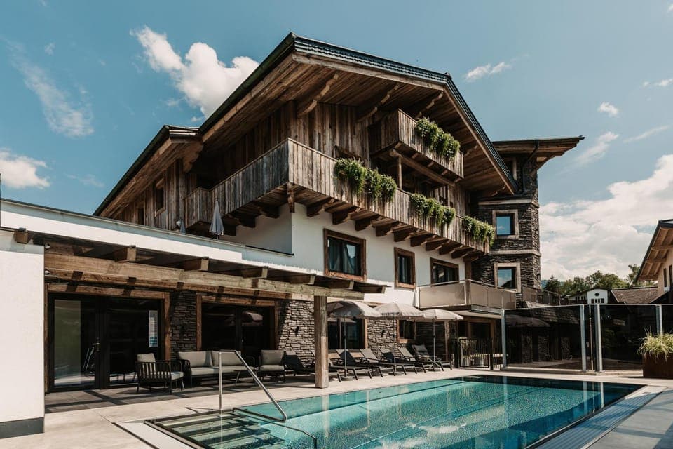 Property building, Swimming pool, Swimming pool, sunbed