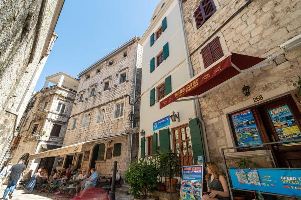 Property building, Neighbourhood, Street view, Location