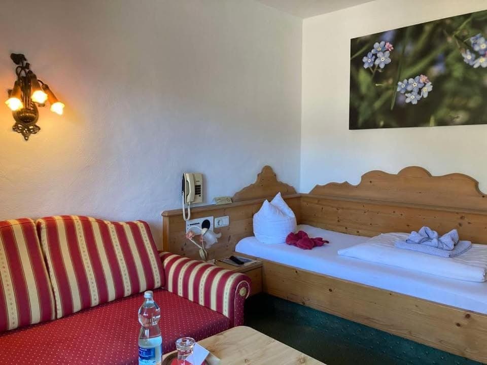 Bed, Photo of the whole room