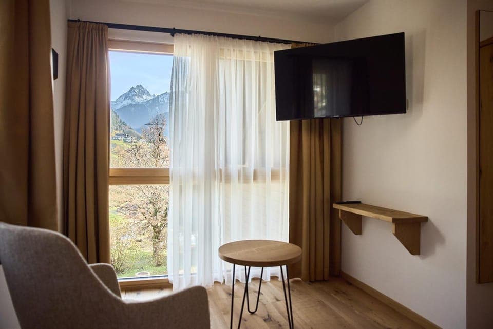 TV and multimedia, Seating area