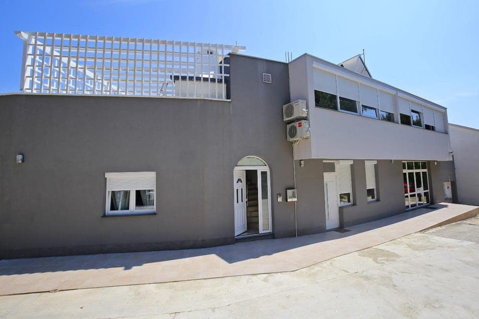 Property building, Facade/entrance