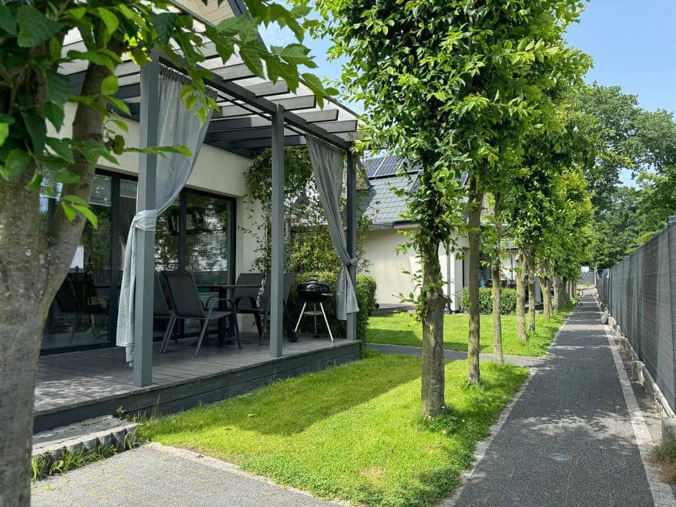 Property building, Garden, Garden view