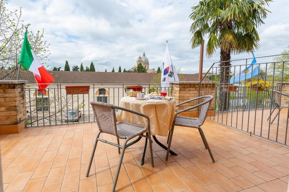 Balcony/Terrace, Drinks, Alcoholic drinks