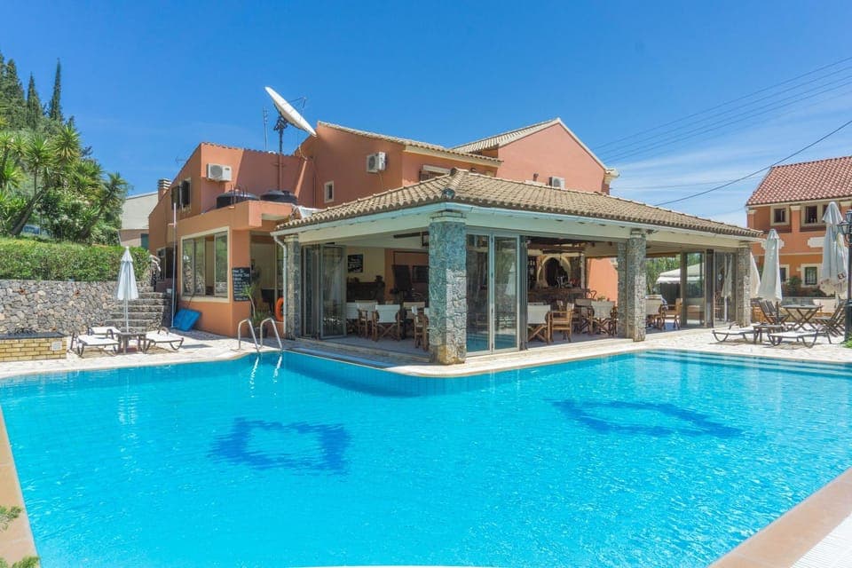 Swimming pool, Swimming pool