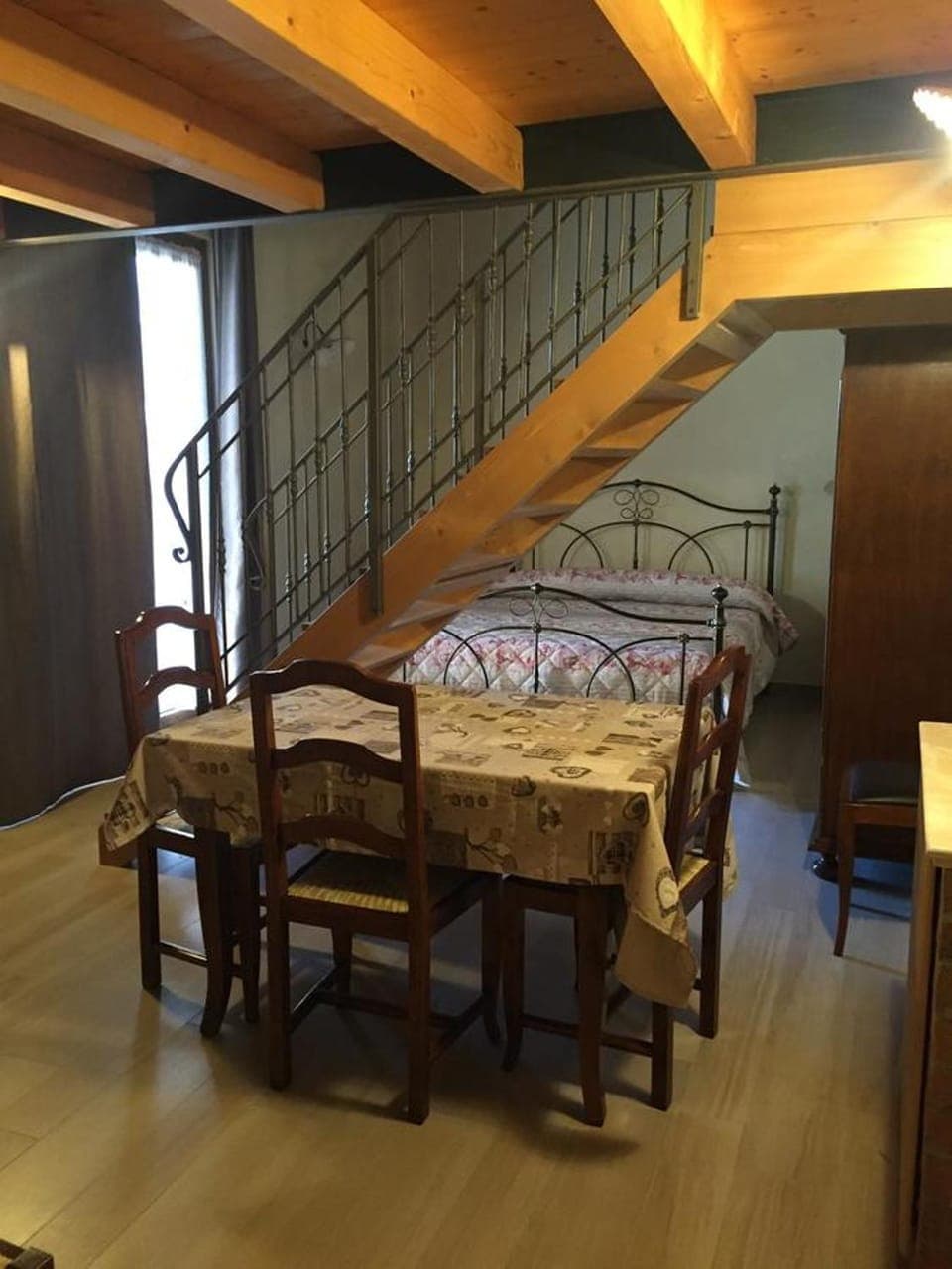 Photo of the whole room