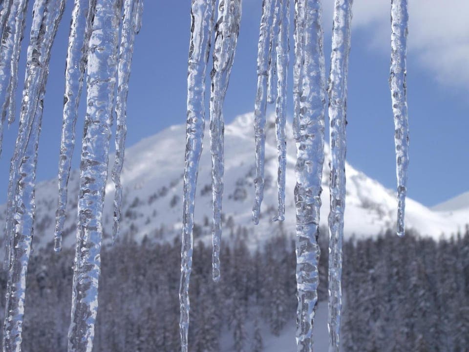 Nearby landmark, Natural landscape, Winter, Mountain view
