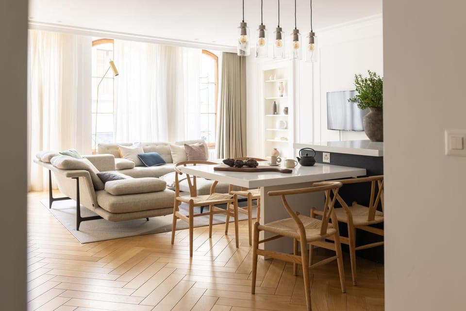 Living room, Seating area, Dining area