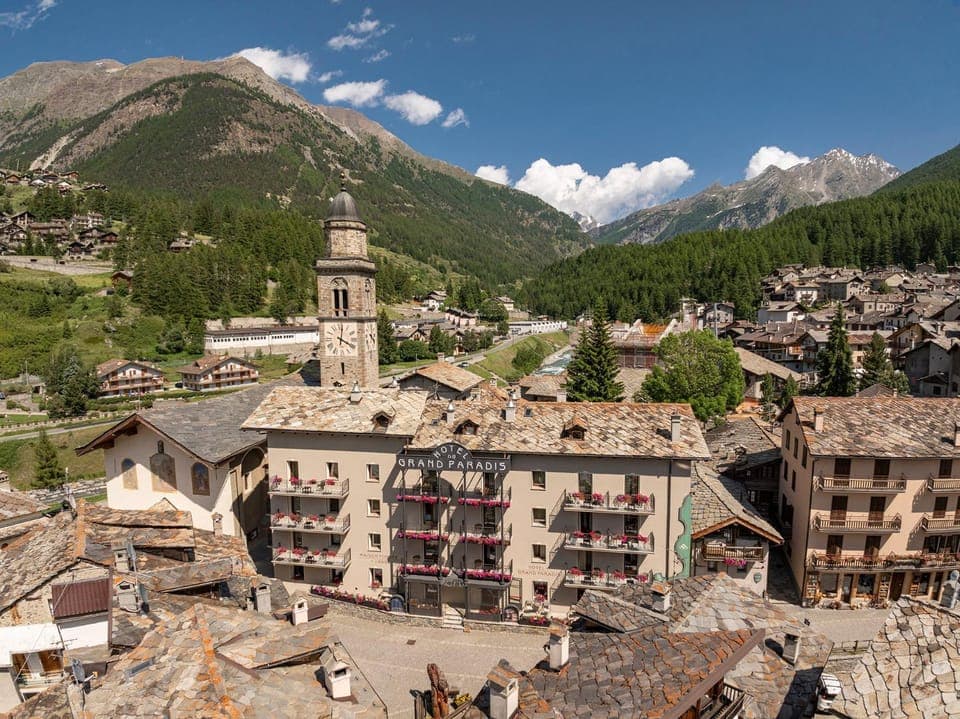 Property building, Facade/entrance