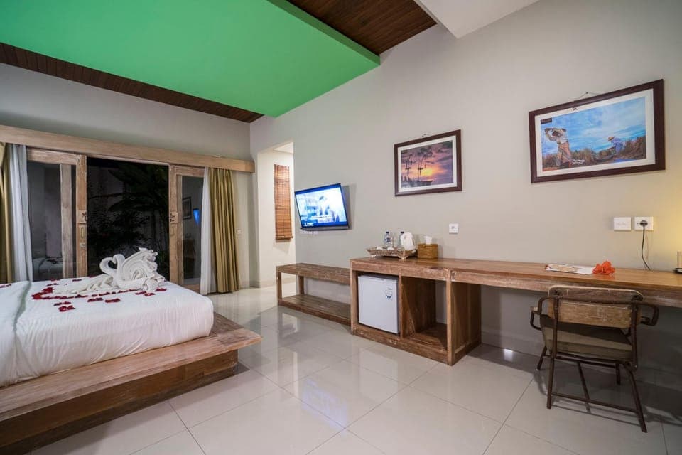 Bed, TV and multimedia, Coffee/tea facilities, Kitchen or kitchenette, Seating area, Bedroom
