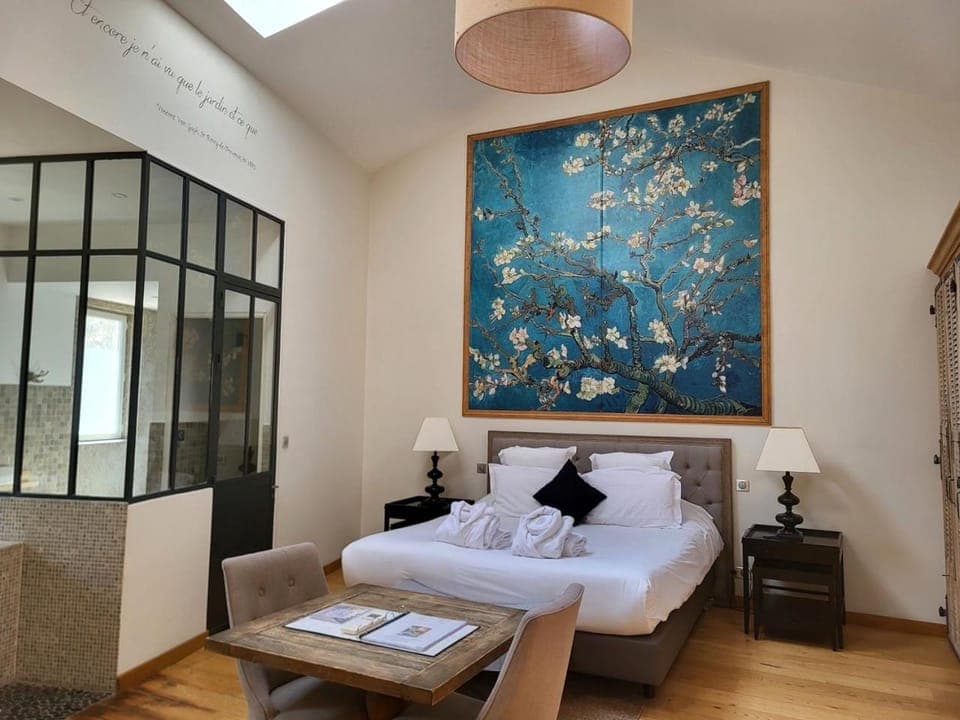 Bed, Bathroom, Dining area, Bedroom