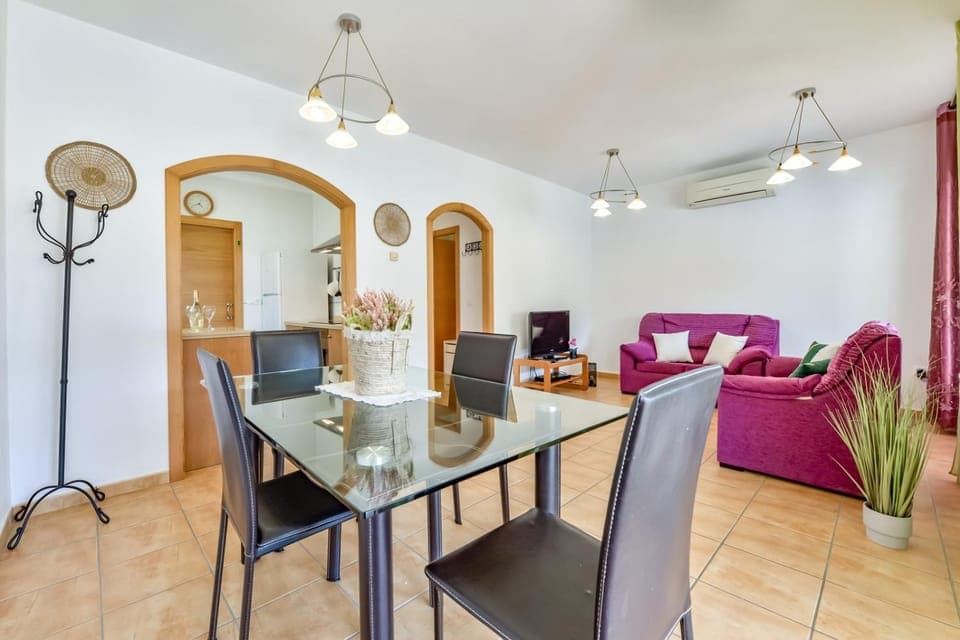 Living room, Dining area, air conditioner