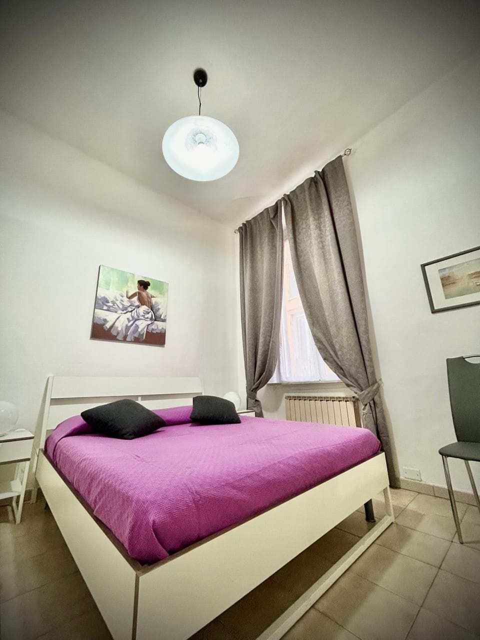 Photo of the whole room, Bedroom