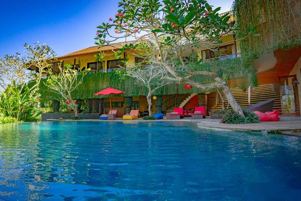 Property building, Swimming pool