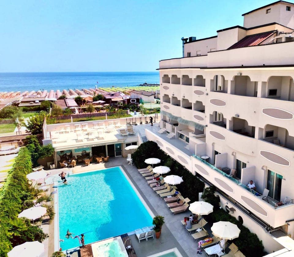 Property building, Bird's eye view, Summer, Hot Tub, View (from property/room), Pool view, Pool view, Sea view, Sea view, Swimming pool