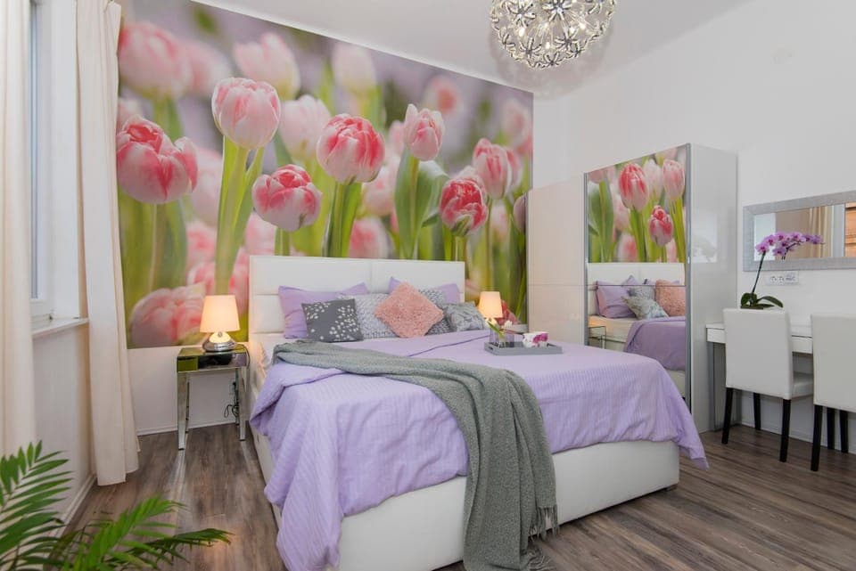 Bed, Living room, Bedroom