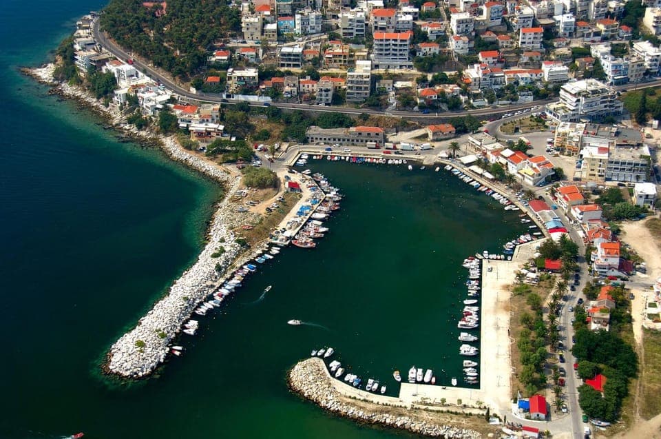 Neighbourhood, Bird's eye view, On site