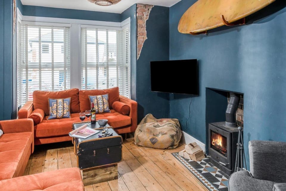 TV and multimedia, Living room, Seating area