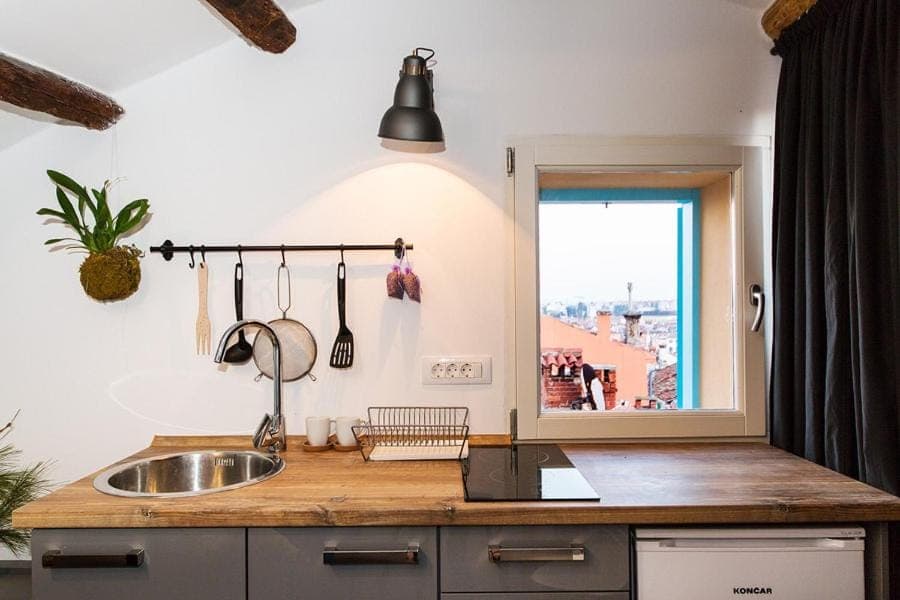 Kitchen or kitchenette