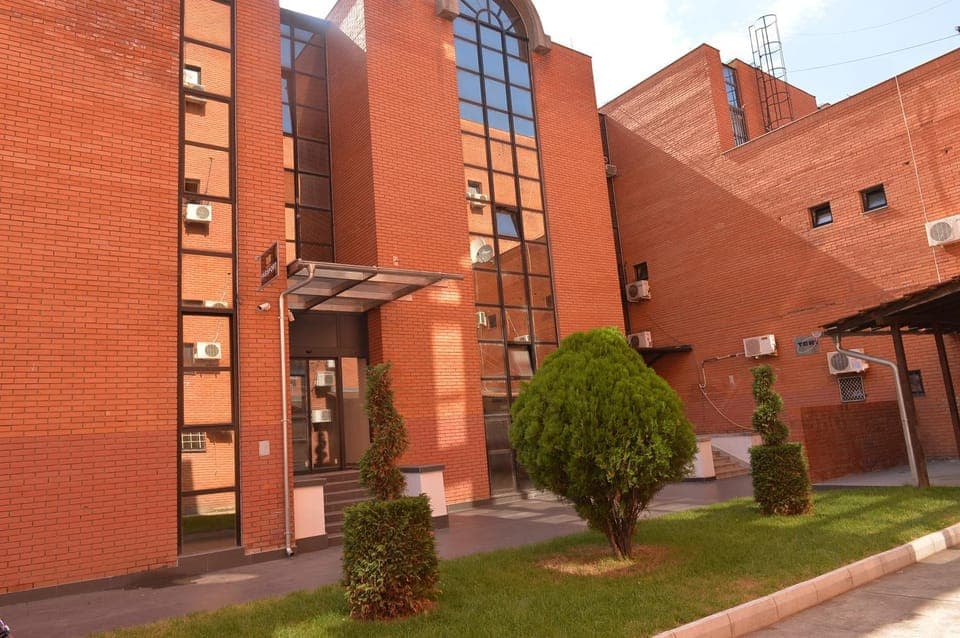 Patio, Facade/entrance, Property logo or sign, Garden, Street view