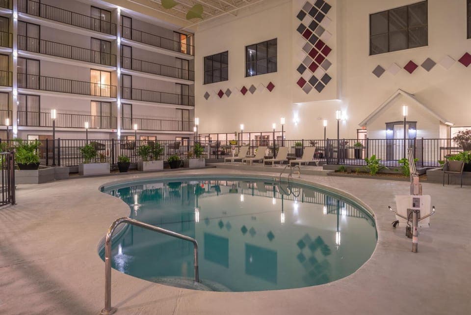Swimming pool, Swimming pool