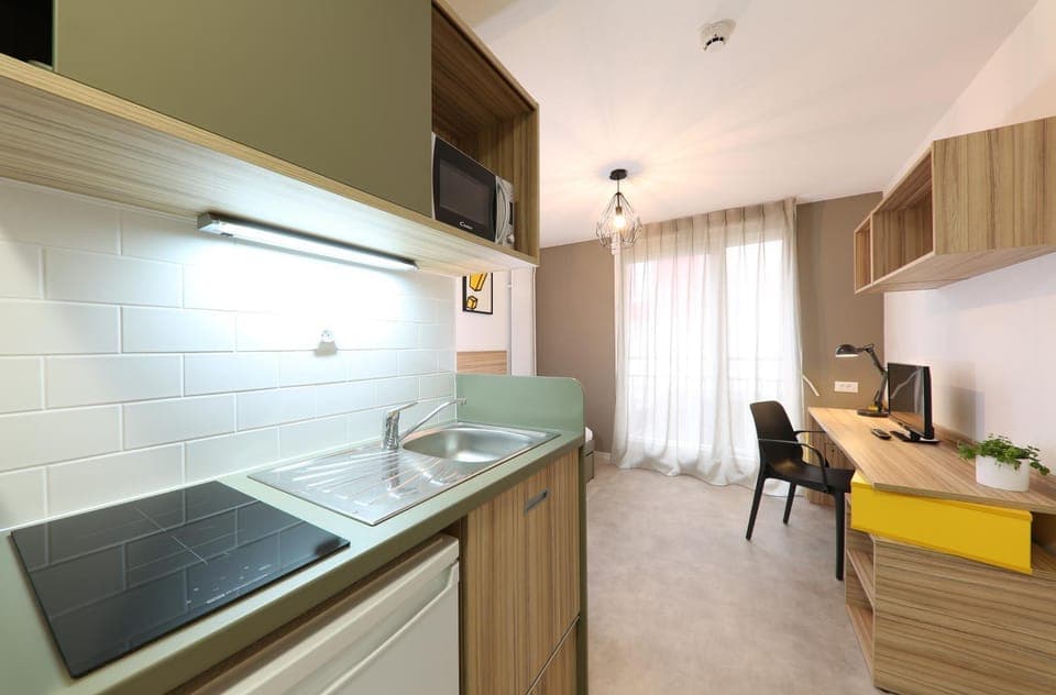 Kitchen or kitchenette