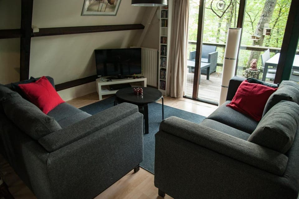 TV and multimedia, Seating area