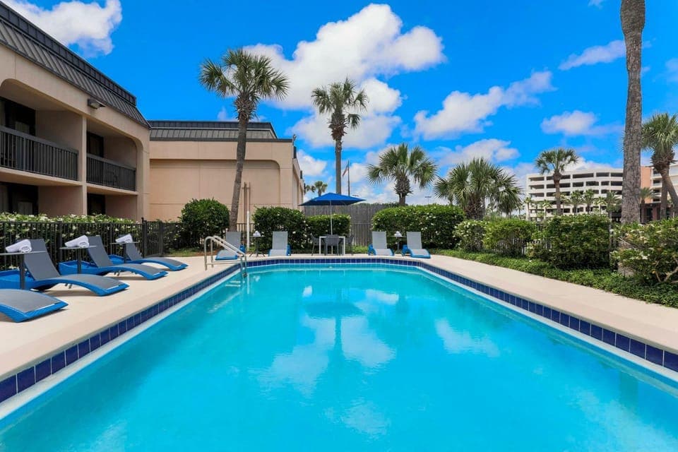 Pool view, Swimming pool