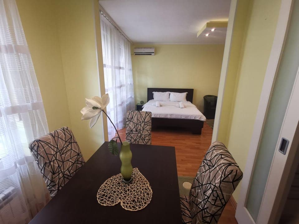 Bed, Photo of the whole room