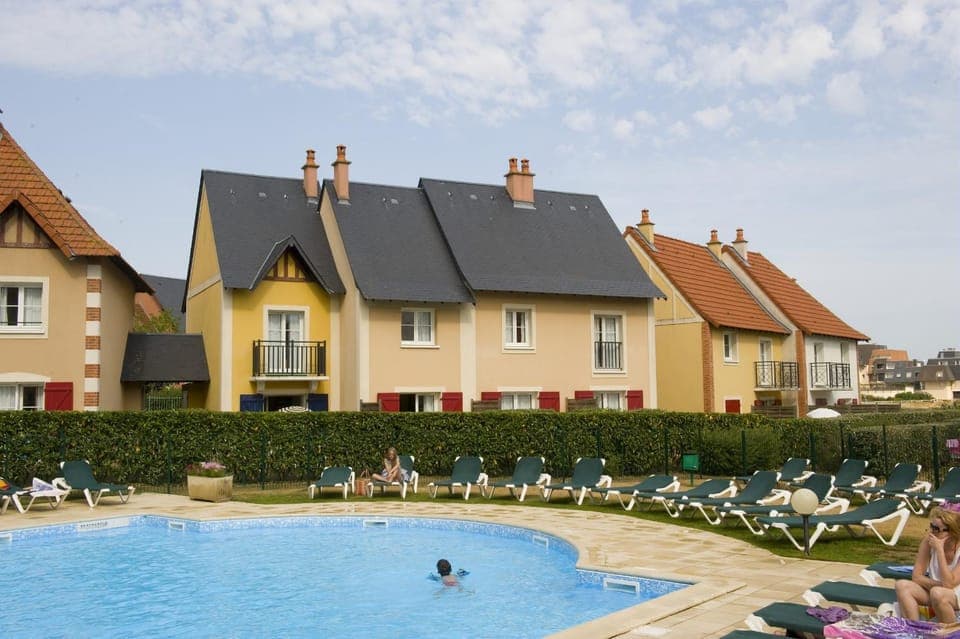 Neighbourhood, City view, Swimming pool, Swimming pool