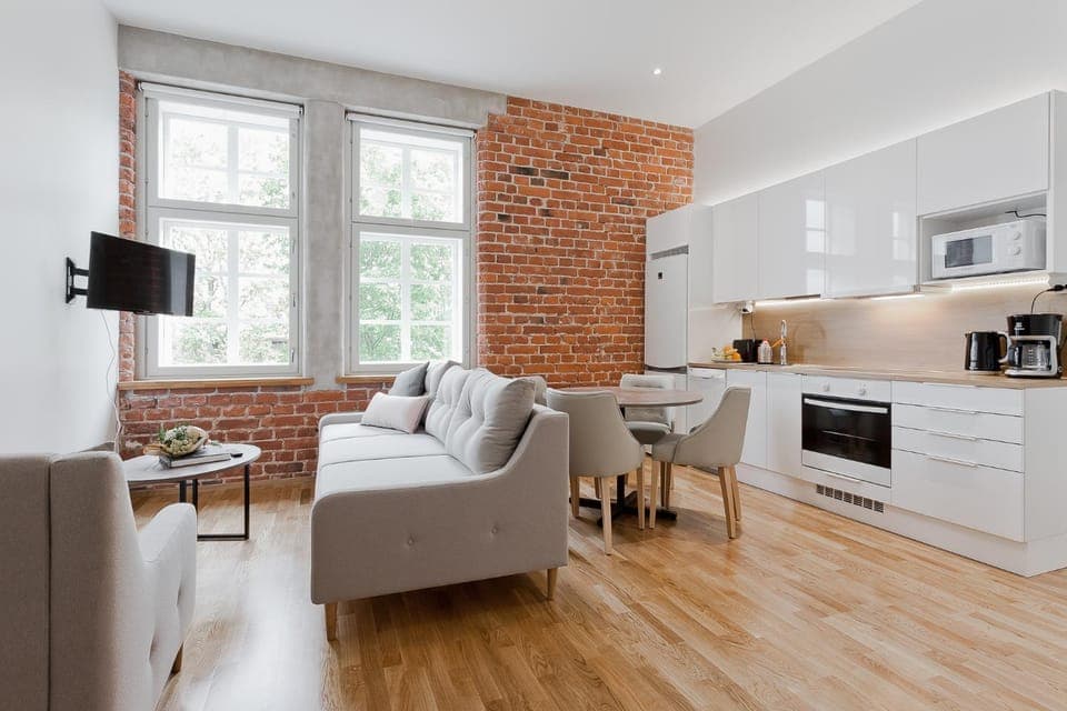 TV and multimedia, Coffee/tea facilities, Kitchen or kitchenette, Living room, Seating area, Dining area