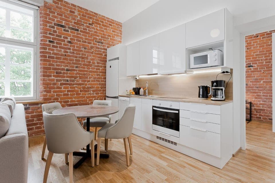 Coffee/tea facilities, Kitchen or kitchenette, Dining area