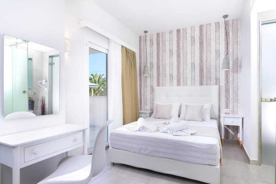 Toilet, Bed, Bedroom