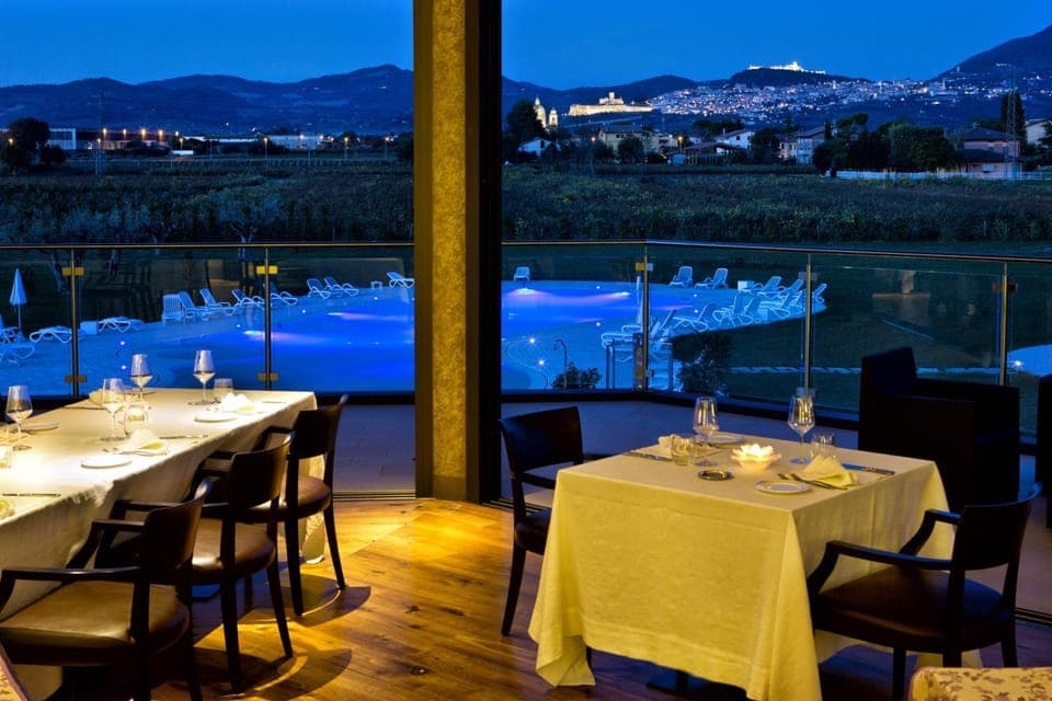 Restaurant/places to eat, Balcony/Terrace, Swimming pool