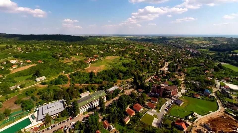 City view, Landmark view, Mountain view, Pool view
