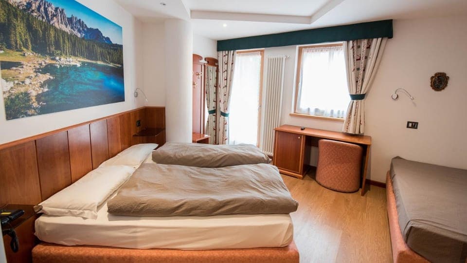 Bed, Photo of the whole room