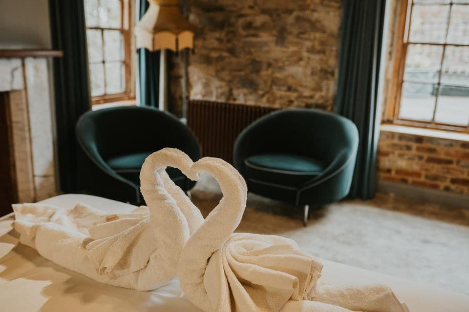 Bed, Seating area, Bedroom, towels