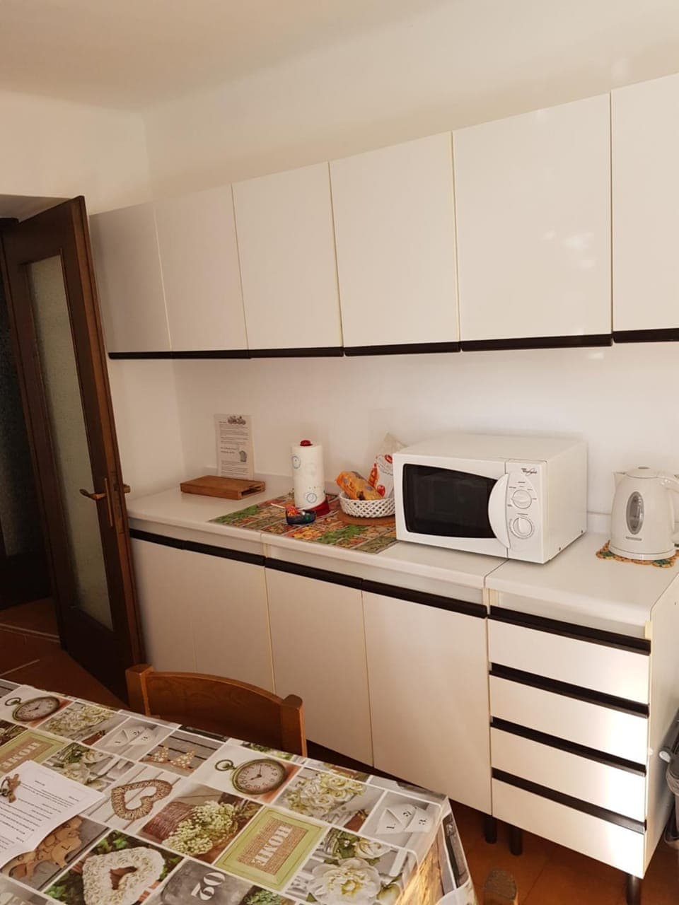 Kitchen or kitchenette, Photo of the whole room, minibar