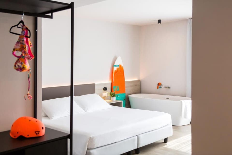 Decorative detail, Bedroom, Bath