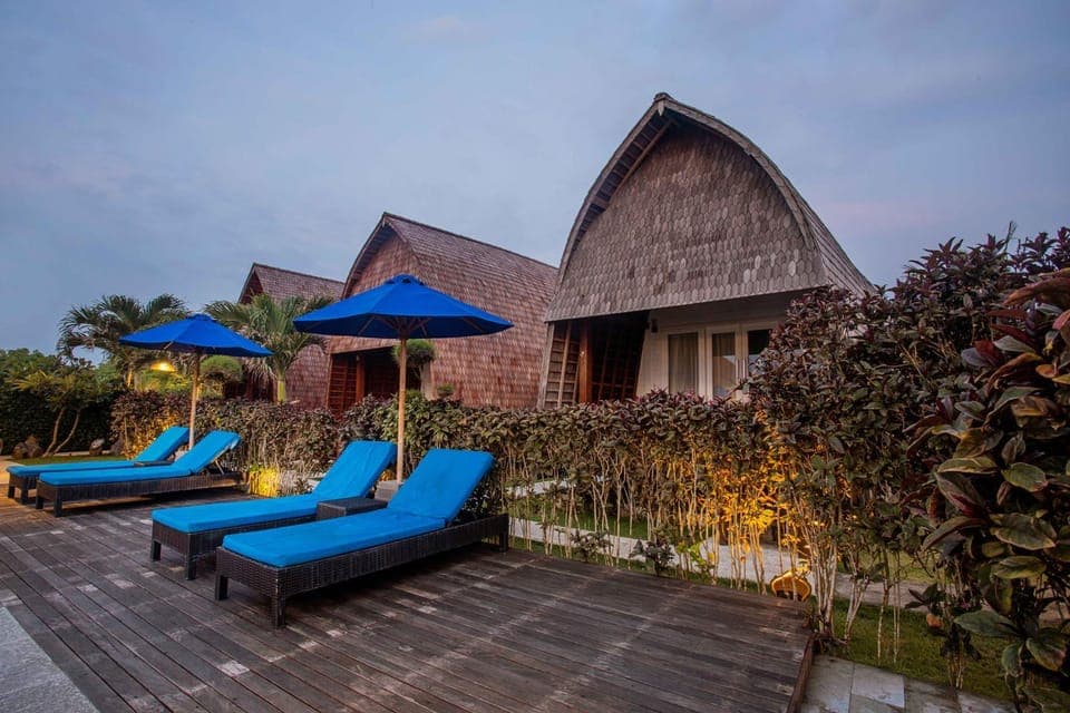 Property building, Pool view, sunbed