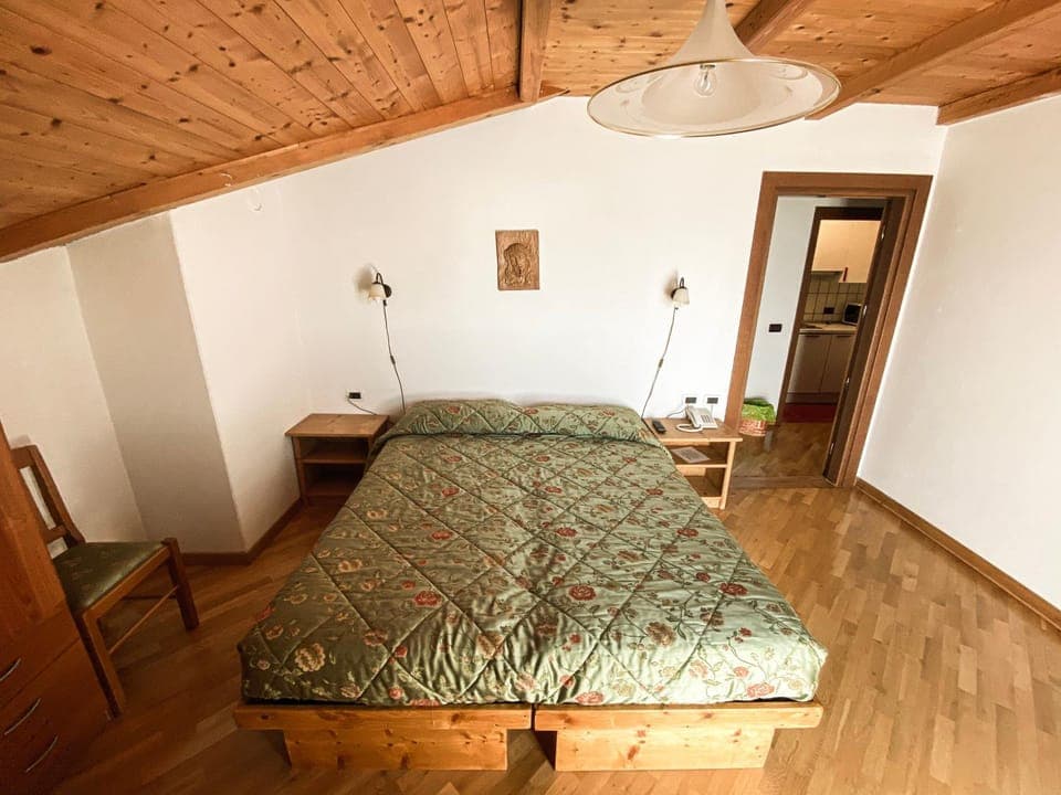 Bed, Photo of the whole room