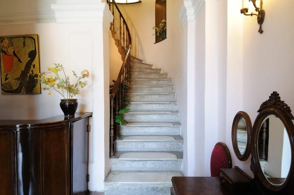 Lobby or reception, Decorative detail