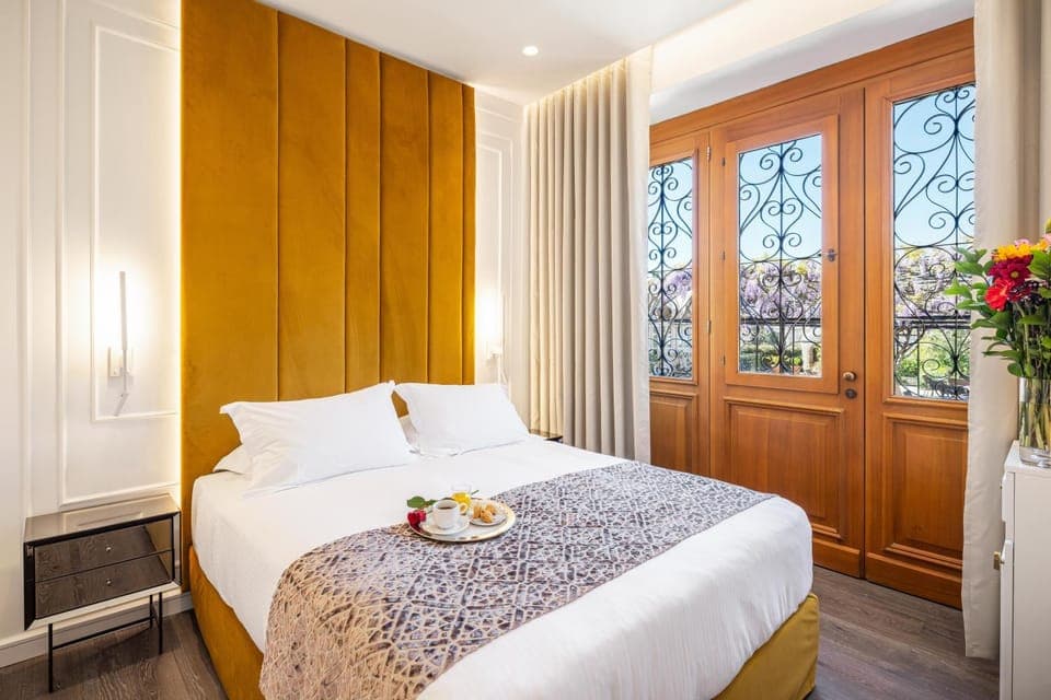 Bed, Photo of the whole room