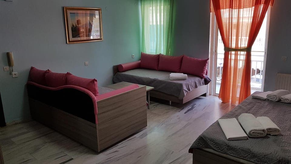 Bed, Photo of the whole room, Decorative detail